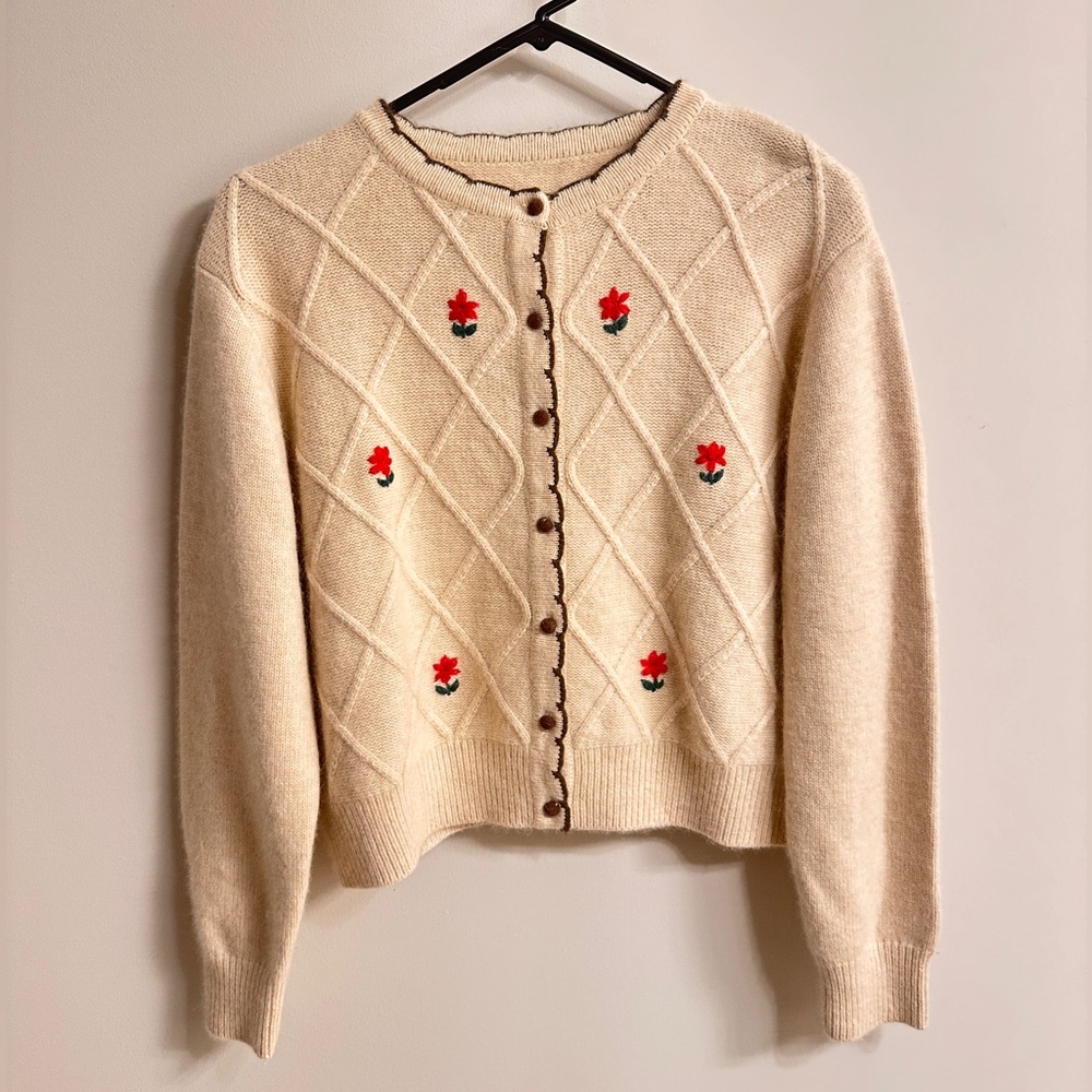 Adorable Embroidered Cream Diamond Grid Open Front Cardigan in Thick Lamb Wool
